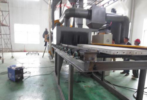 鋁膜板拋丸機(jī)，鋁膜板清理機(jī)翻新舊，去除水泥浮漿